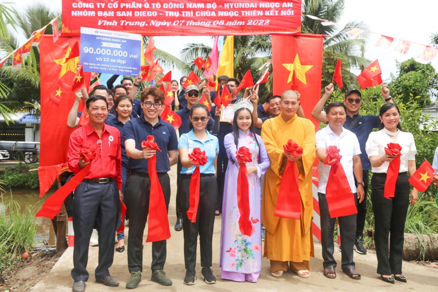 Hyundai Ngọc An tài trợ xây dựng cầu Đồng Tâm 177 và đường bê tông nông thôn tại Hậu Giang